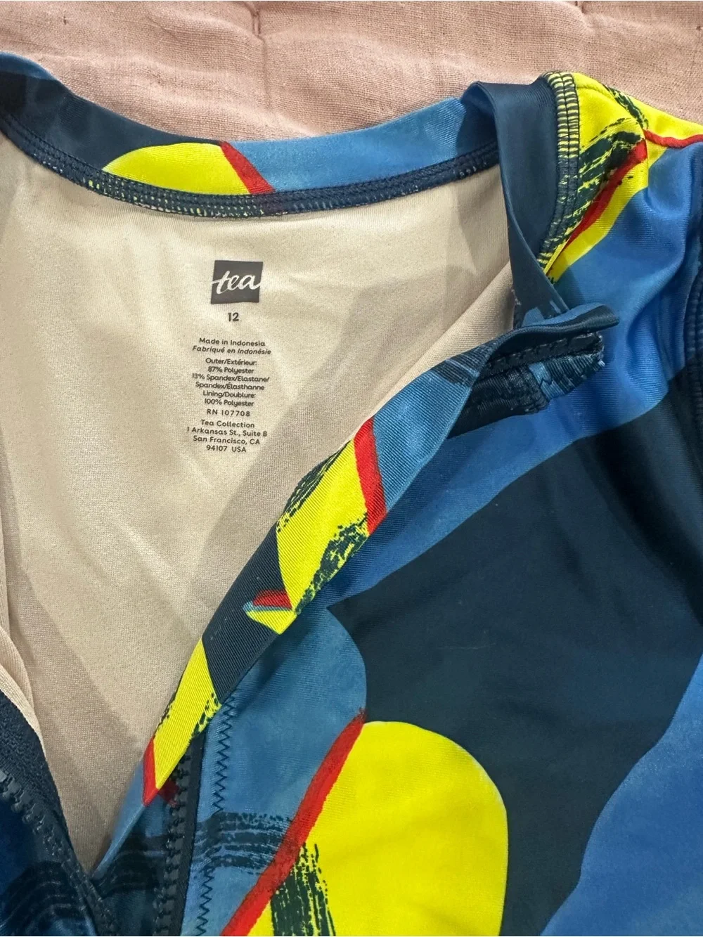 Tea Collection Navy, Blue & Yellow Zip Front Rash Guard excellent condition